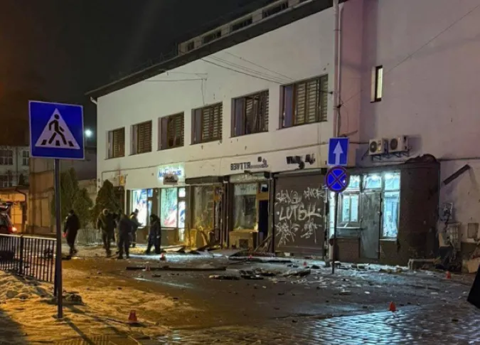 У центрі Львова стався теракт – загинула 23-річна поліцейська, є травмовані (фото, відео)