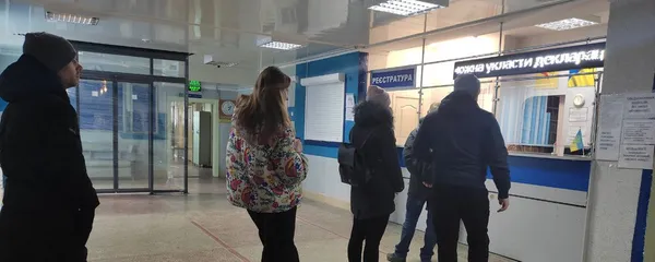 У поліклініках Луцької громади черги: більшість пацієнтів – з ГРВІ