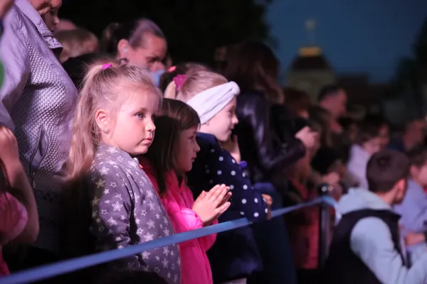 Неймовірне шоу: у Луцьку відкрили світломузичний фонтан (фото)