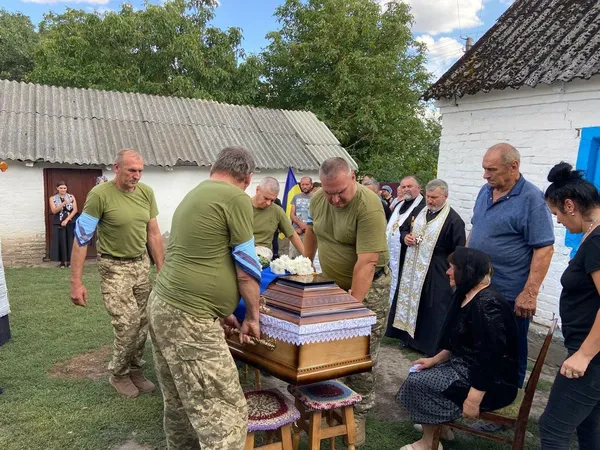 На Волині попрощалися з воїном Вадимом Королюком, який загинув 5 місяців тому (фото)