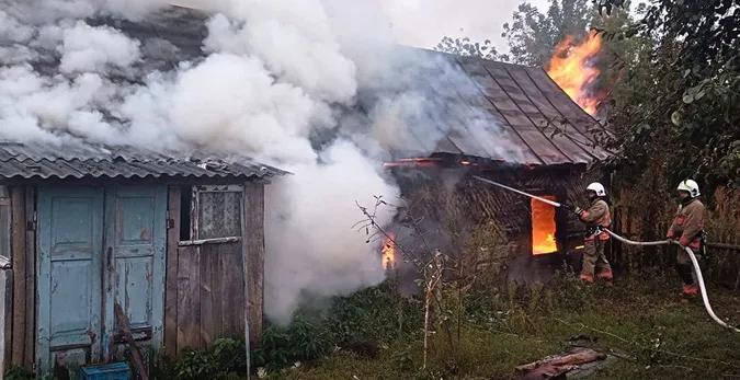 На Волині через коротке замикання спалахнула хата (фото)