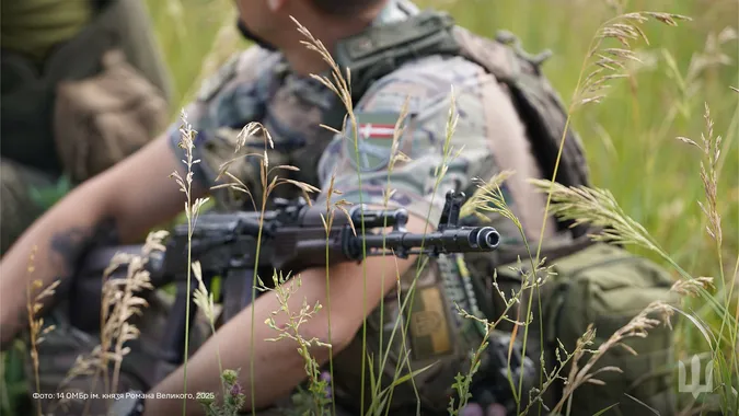 «Вони знають ціну життя»: показали воїнів волинської бригади у мить відпочинку (фото)