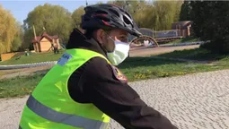Муніципали сіли на велосипеди, щоб у парках Луцька пильнувати порушників (ФОТО)