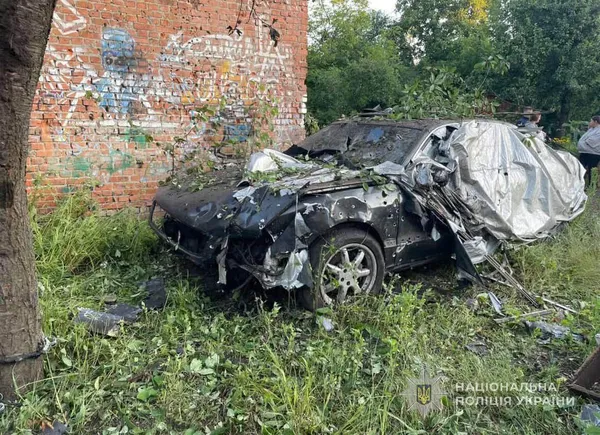 У Луцьку поліція документує пошкодження внаслідок нічної атаки росіян (фото)