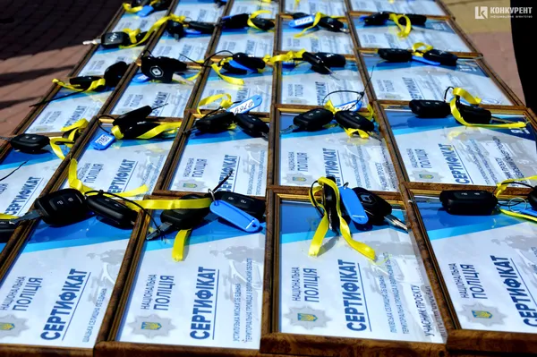 Волинські офіцери громад отримали 25 новеньких службових автомобілів (фото, відео)