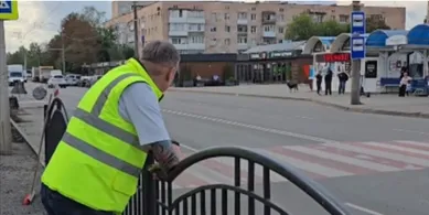 Приберуть перехід і посунуть зупинку: у Луцьку по-новому організують рух біля «Карамельки» (відео)