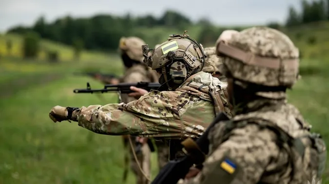 Близько 1 056 130 окупантів та  49 374  БПЛА втрати ворога на 3 серпня