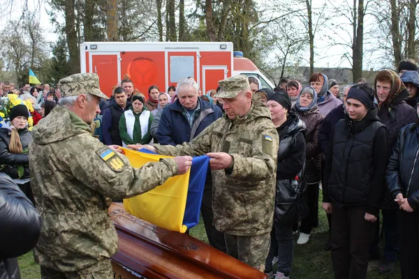 На Волині попрощалися з 25-річним захисником Антоном Хвостюком (фото)