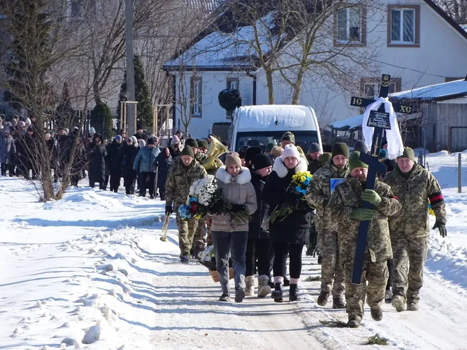 На Волині попрощались з Героєм Романом Махнюком (фото)