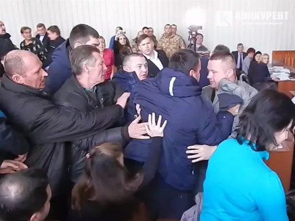 «Пошарпались і поштурхались» на сесії Ковельської міськради