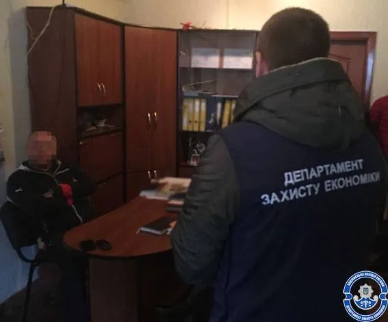 У Луцьку екс-правоохоронець і підприємець вимагали хабар за закриття справи (фото)