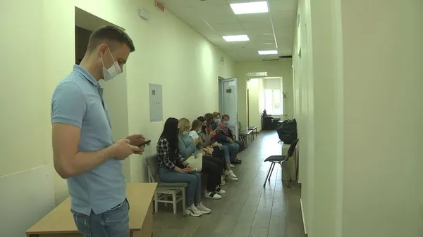 У Луцьку з відділення «інфекційки» звільнили більшу частину медиків (фото, відео)