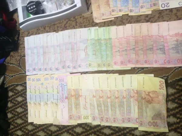На Волині організували наркобізнес: продавали амфетамін в Інтернеті (фото)