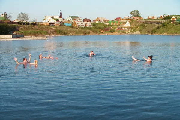 Унікальні водойми України з цілющими властивостями: що і де лікують