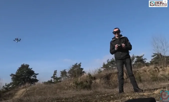 У Луцьку працює унікальна школа, в якій навчають керувати FPV-дронами (відео)