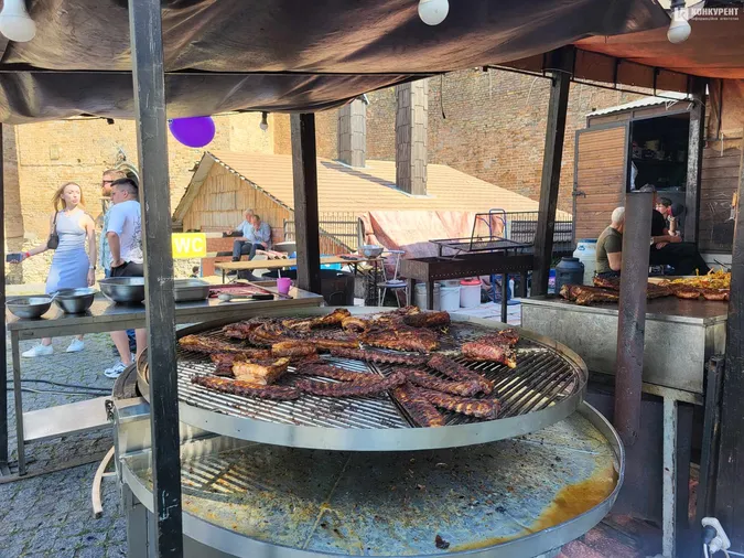«ЛюбART Fest» у Луцькому замку: що там відбувається (фоторепортаж)