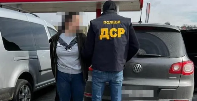 Затримали парочку, яка незаконно перевозила військовозобов'язаних за кордон (фото)