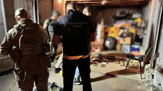 Під вартою на 60 діб: обрано запобіжні заходи торговцям зброєю, яких викрили волинські поліціянти