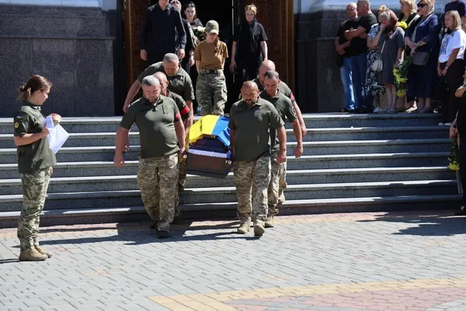 У Луцьку попрощались із Героєм Едуардом Павловським (фото)