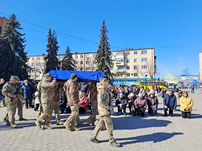 Ковельська громада попрощалася з воїном Олександром Маслом (фото)