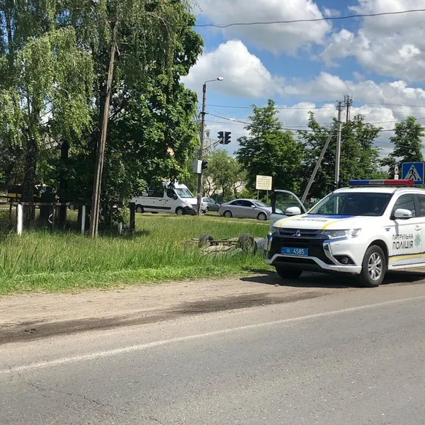 У Ковелі автівка злетіла в кювет