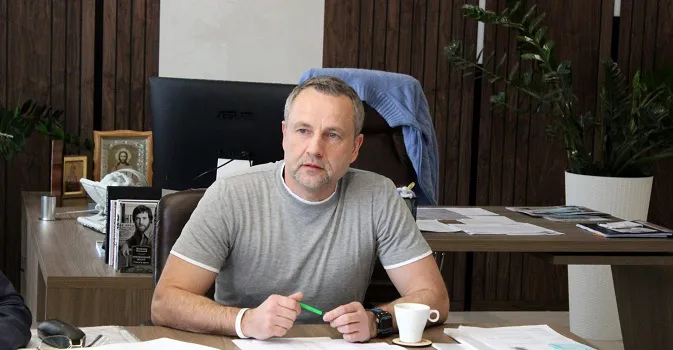 Прапор над нами український: мер Херсона домовився з «озброєними відвідувачами» про життєдіяльність міста