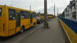 Луцьк стоїть у заторах: ремонтують дорогу (фото, відео)