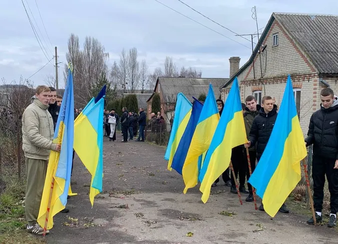 У Луцькому районі попрощалися із загиблим 53-річним воїном Сергієм Романюком (фото)