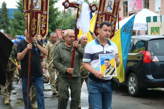 У Луцькому районі попрощалися із бійцем Віталієм Прокопенком (фото)