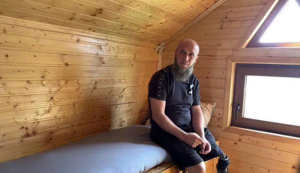Свинка Пепа, нутрія Олег і будиночок із бджолами: як ветеран війни створив унікальний рекреаційний простір