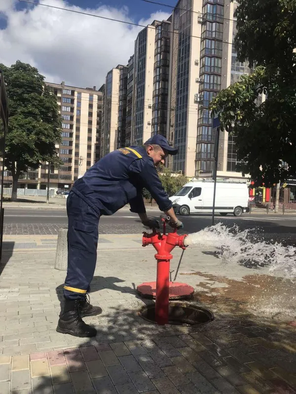 У Луцьку перевірили справність пожежних гідрантів (фото)