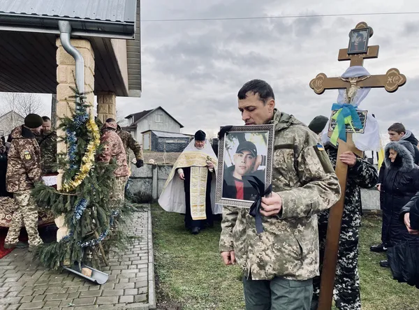 На Волині попрощалися із воїном Анатолієм Левончуком (фото)