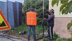 У Луцьку мунвартівці змусили демонтувати огорожу біля залитих бетоном 400-річних підземель у Старому місті (фото)
