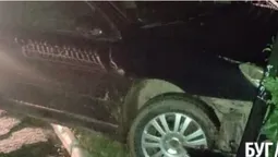 Волинянин втік від поліцейських після того, як протаранив паркан ліцею (фото)