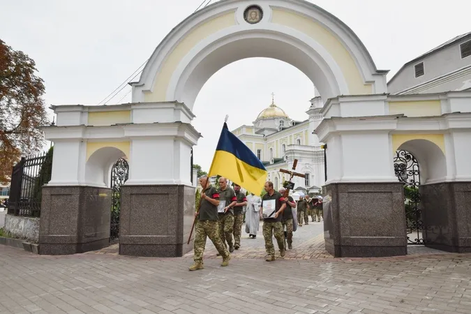 У Луцьку попрощалися із загиблими на війні Наталією Кулацькою та Ігорем Тимчуком (фото)