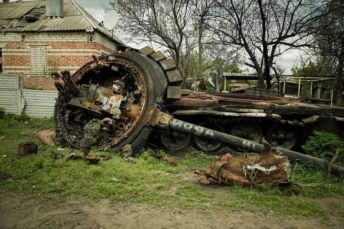 Близько 26 900 рашистів, 1205 танків, 200 літаків: втрати ворога на 13 травня