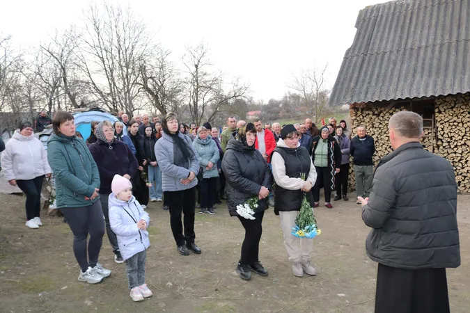 У громаді на Волині провели в останню дорогу Героя Василя Іванова (фото)