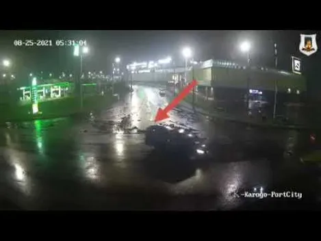 У Луцьку «мерседес» наїхав на острівець безпеки і збив дорожній знак (відео)