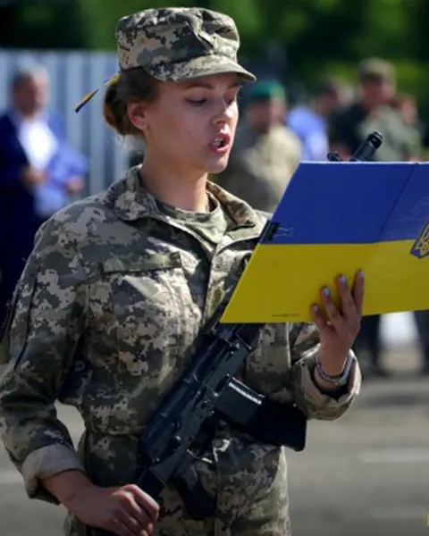Поборола рак і пішла на війну: неймовірна історія волинської бійчині з 14 ОМБр
