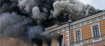😢У Києві після прильоту горить будівля Національної академії наук, люди рятувались через вікна (фото, відео)