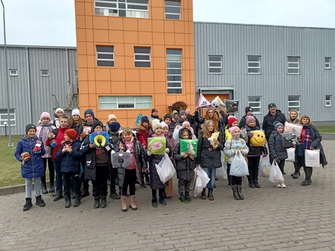 Маленькі волиняни побачили, як виготовляють іграшки (фото)