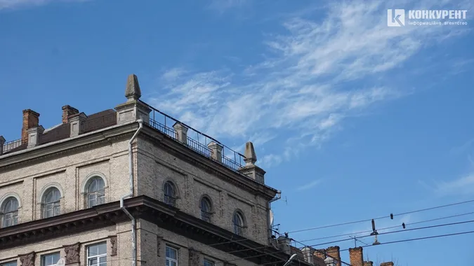 Весняний Луцьк: як місцеві прогулюються заквітчаним центром (фото)