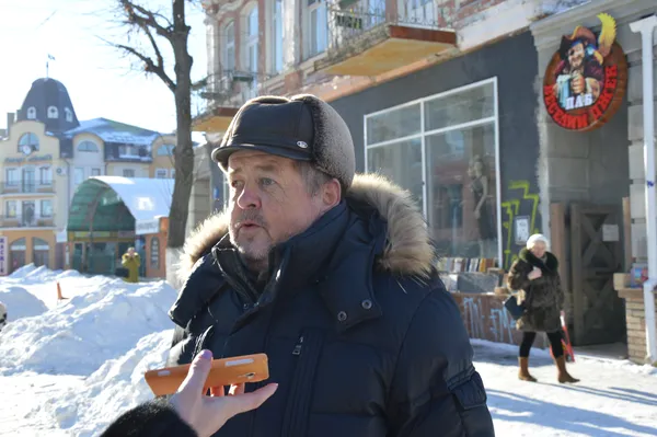 Чи підтримують лучани зміну святкових днів в Україні?