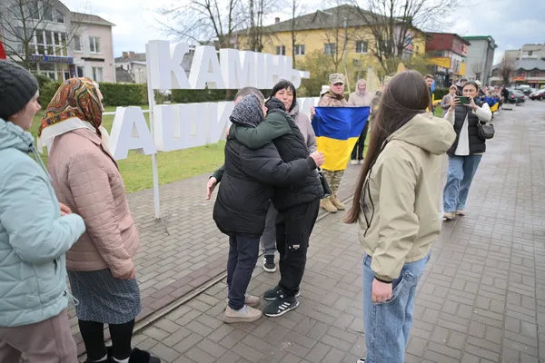 На Волині зустріли захисника Василя Мартинюка, який провів у полоні 16 місяців (фото)
