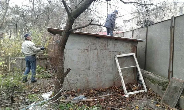 Лучанка в гаражі облаштувала точку продажу сурогату (фото)