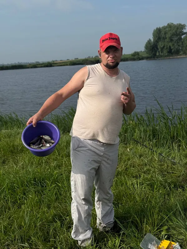 «Не зі зброєю, а з вудками в руках»: на Волині провели чемпіонат з риболовного спорту серед ветеранів (фото)