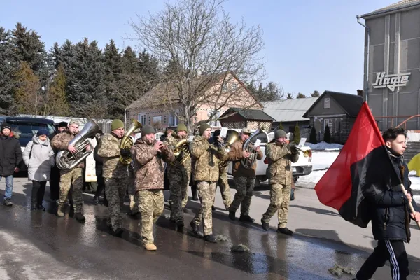 «Був добрим та щирим»: на Волині попрощалися з військовим Вадимом Гускою (фото)