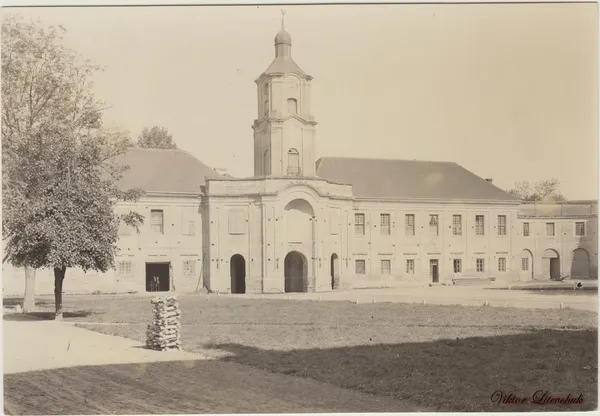 Унікальні фото Олики 1920-х років: показали рідкісний знімок найдавнішого костелу Волині