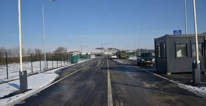 На кордоні з Польщею працюватиме пункт пропуску для порожніх вантажівок (відео)
