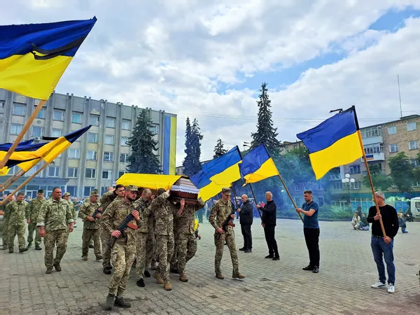 У Ковелі попрощалися з прикордонником Максимом Косюком (фото)